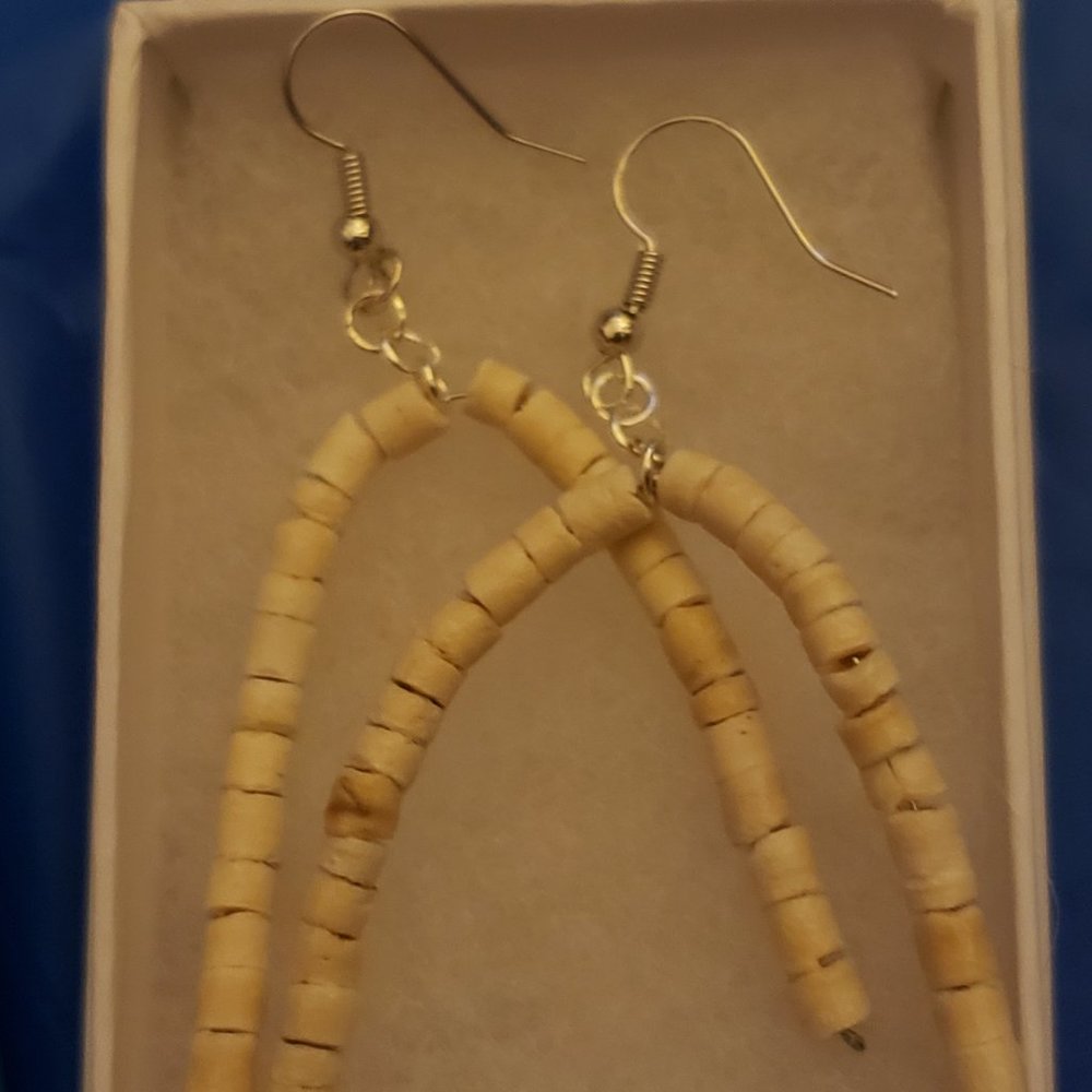 White tone upside down U loop Earring